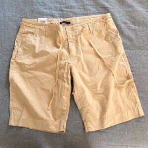 Gap khaki cargo shorts NWT 4